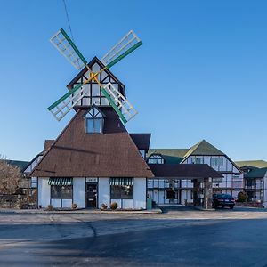 Oyo Hotel Windmill Branson